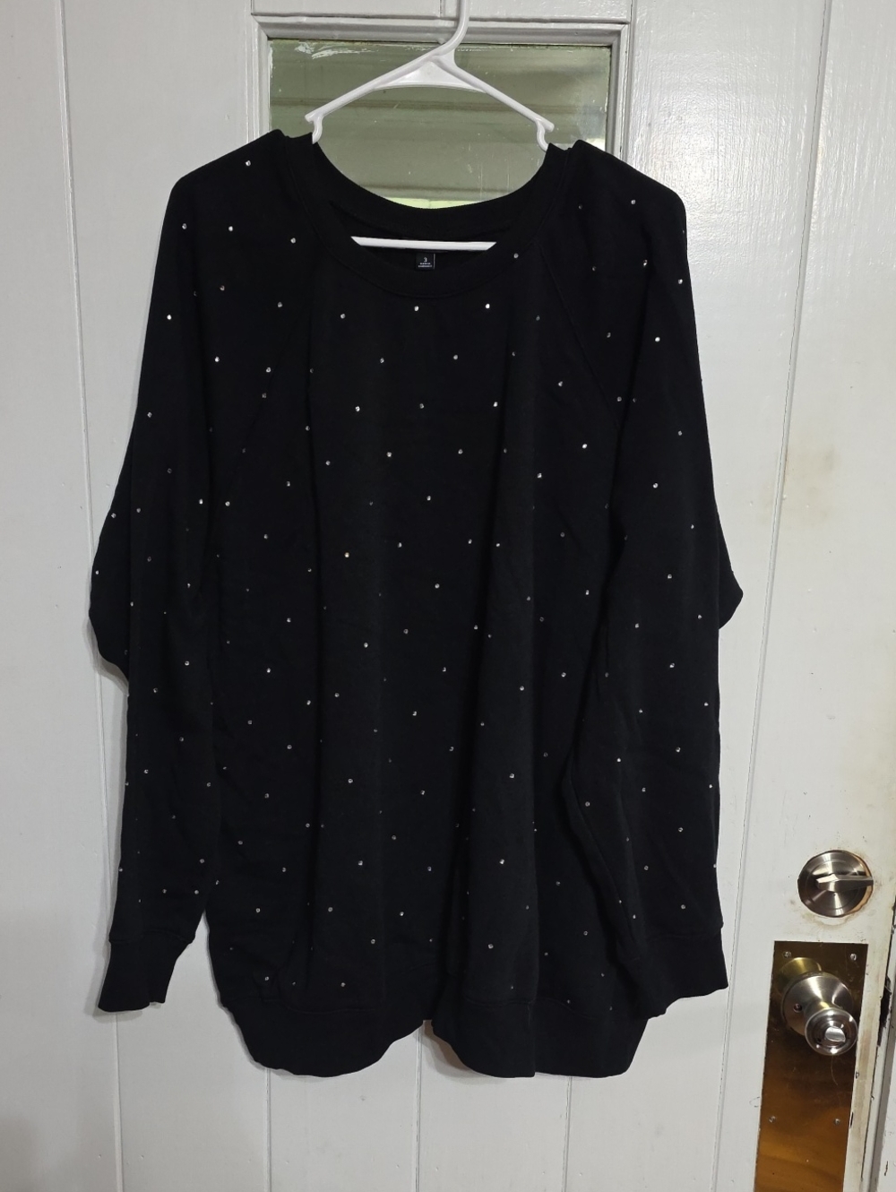 Torrid Women's Black Sweatshirt Rhinestone Studs Cozy Soft Comfort Sz 3X EUC